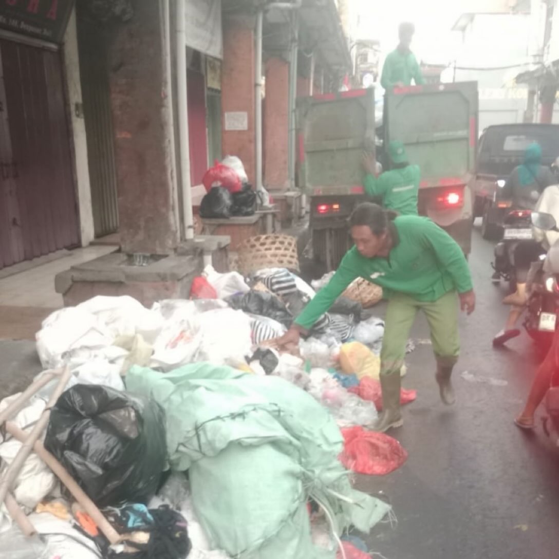 Upaya penanganan sampah liar di Jl Sulawesi